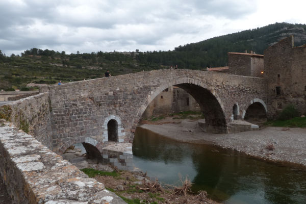 village lagrasse pays cathare